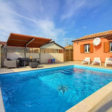 Holiday home Mit Privatpool Fuer 5 Personen Ca 80 Qm In Loborika, Istrien Suedkueste Von Istrien