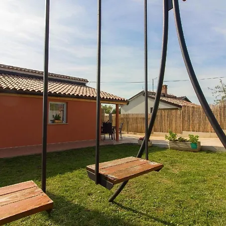 Mit Privatpool Fuer 5 Personen Ca 80 Qm In Loborika, Istrien Suedkueste Von Istrien Holiday home